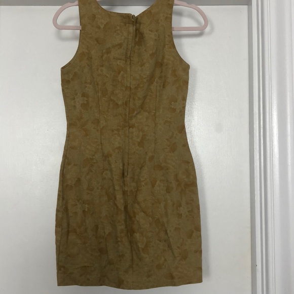 Dress - Picture 2 of 4